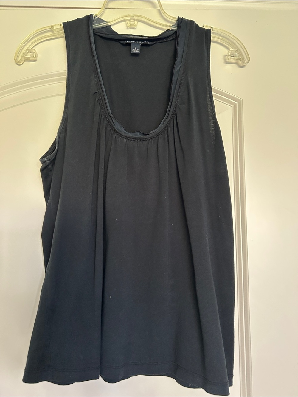 Banana Republic Black Sleeveless Scoop Neck Women's Tank Top • L